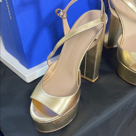 Stuart Weitzman Gold Platform Heels - Picture 2 of 5